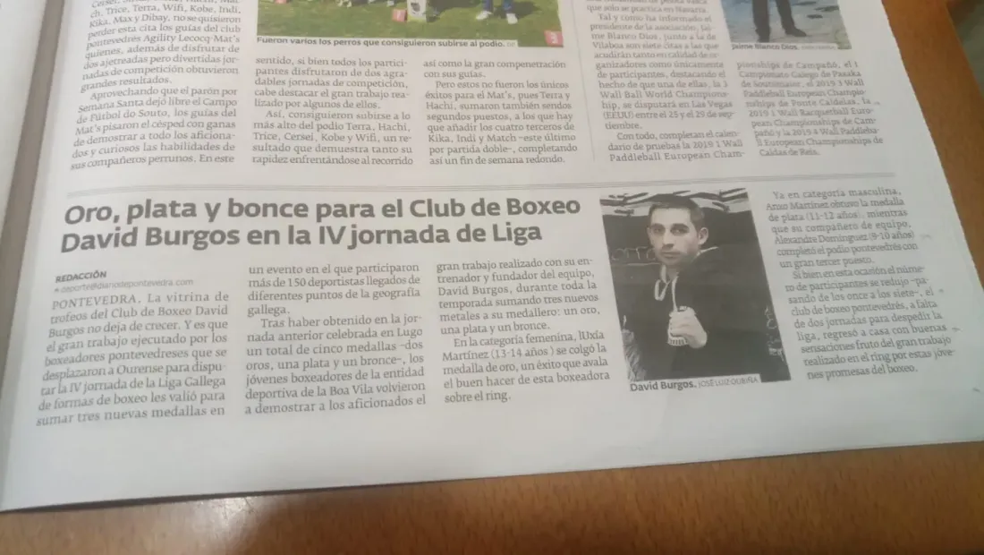 Recorte del Diario de Pontevedra titulado «Oro, plata y bronce para el Club de Boxeo David Burgos en la IV jornada de Liga»